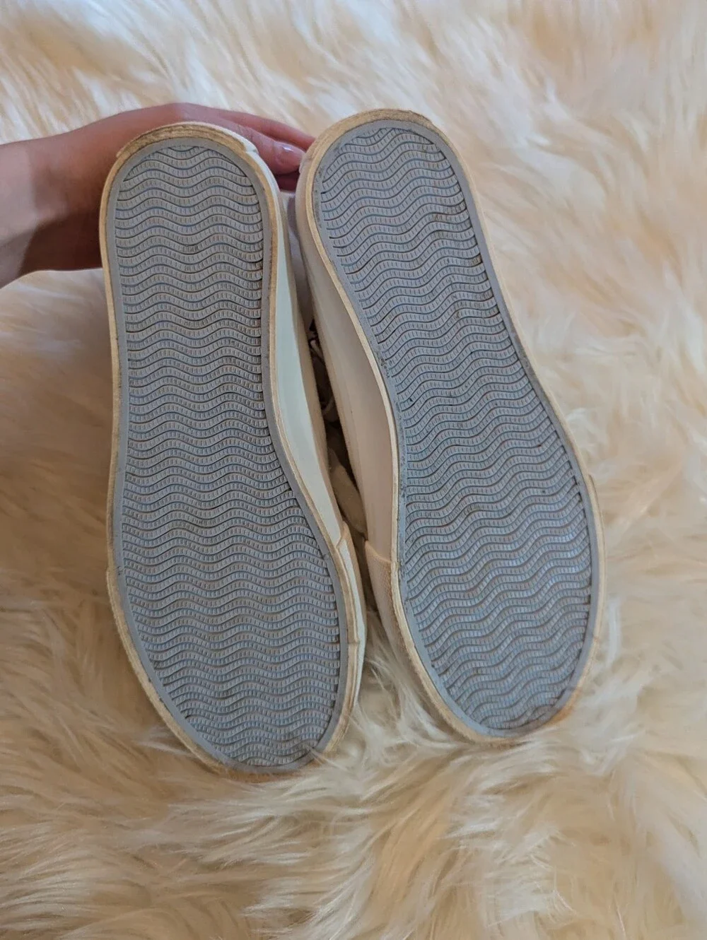 American Eagle Outfitters sneakers quickly